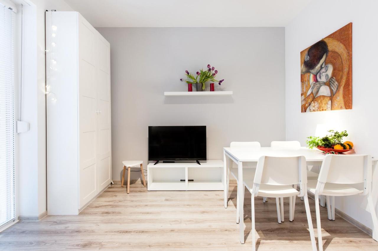 Super Apart Dywizjonu 303 175/8 Apartment Warsaw Bilik gambar